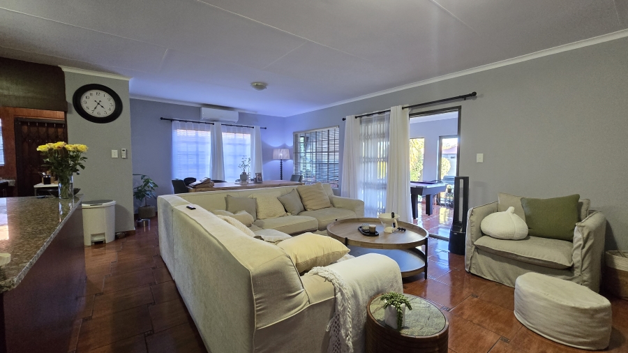 4 Bedroom Property for Sale in Waterkloof East North West
